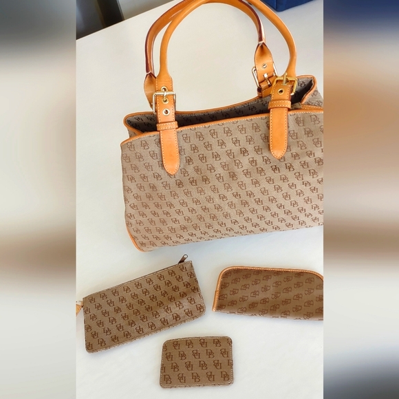 Dooney & Bourke Handbags - Dooney & Bourke Handbag With Matching Accessories